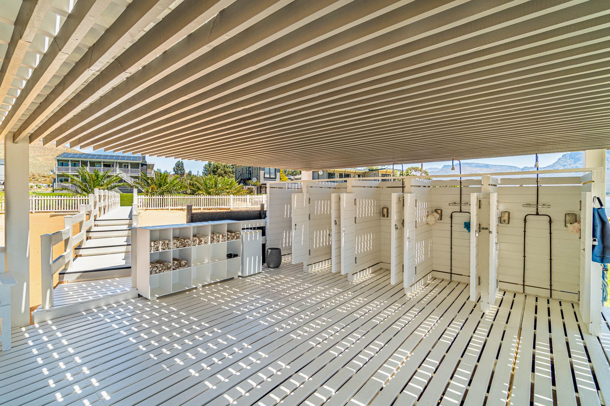 Viewing deck showers