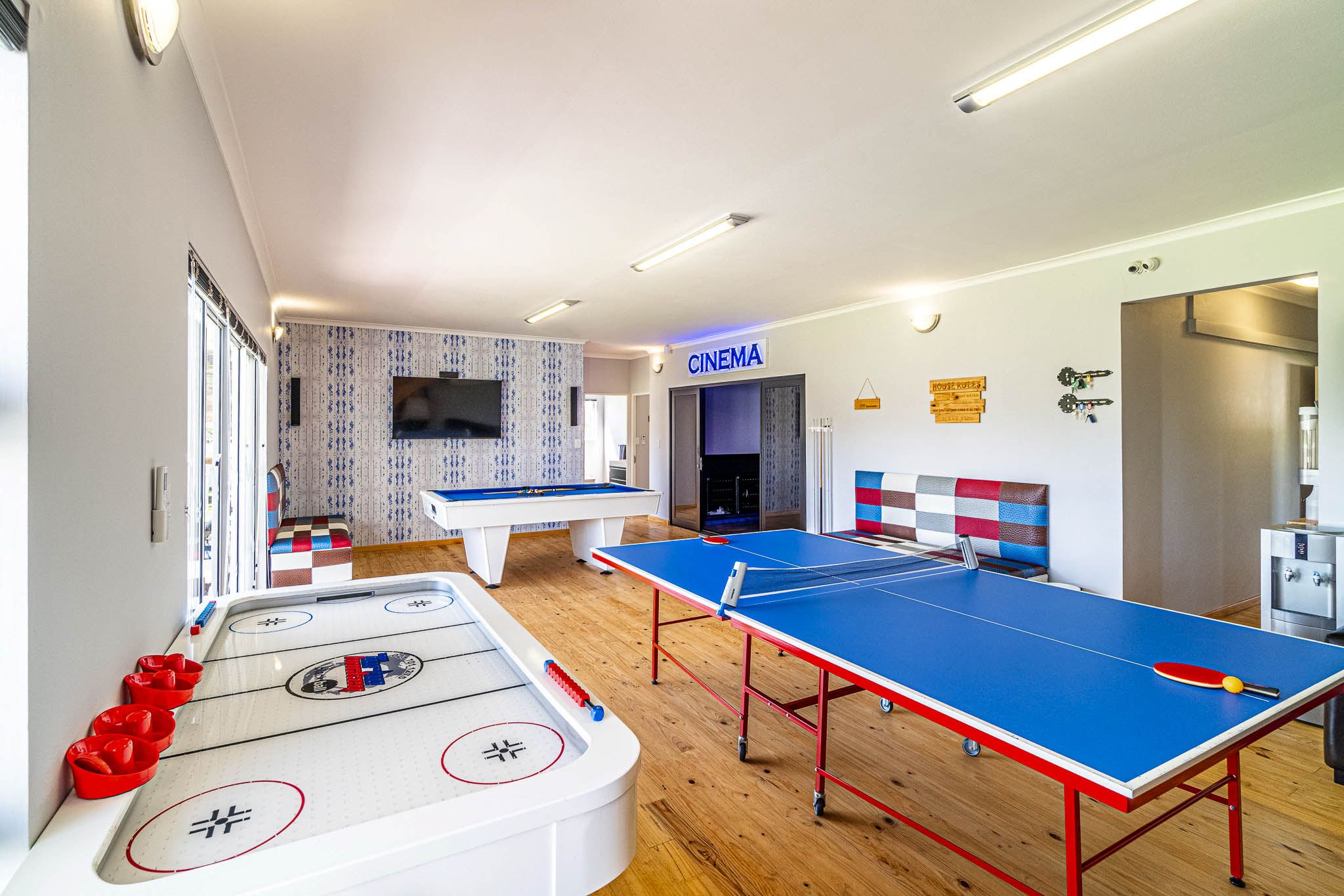 Games room, air hockey